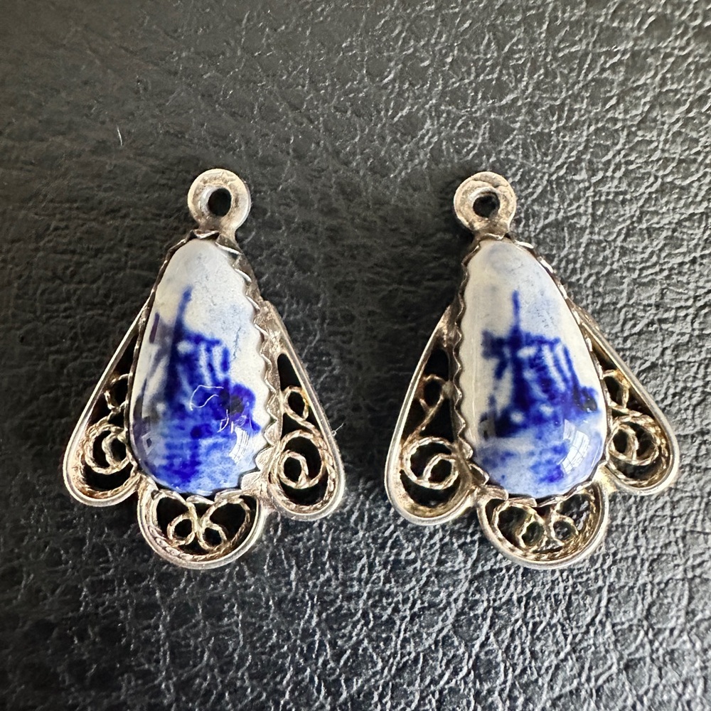 Vintage windmill earrings from Holland